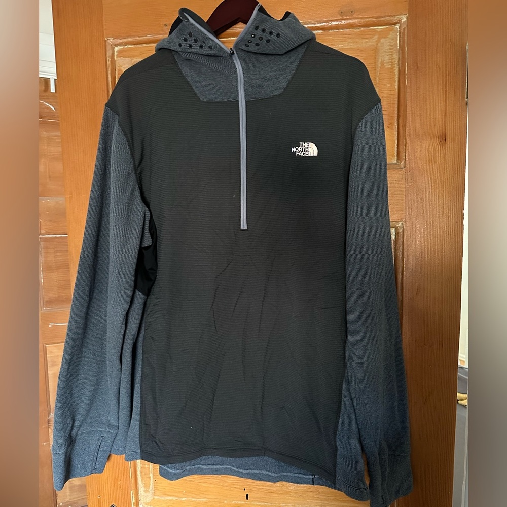 Lightweight fleece from The North Face Men’s XXL